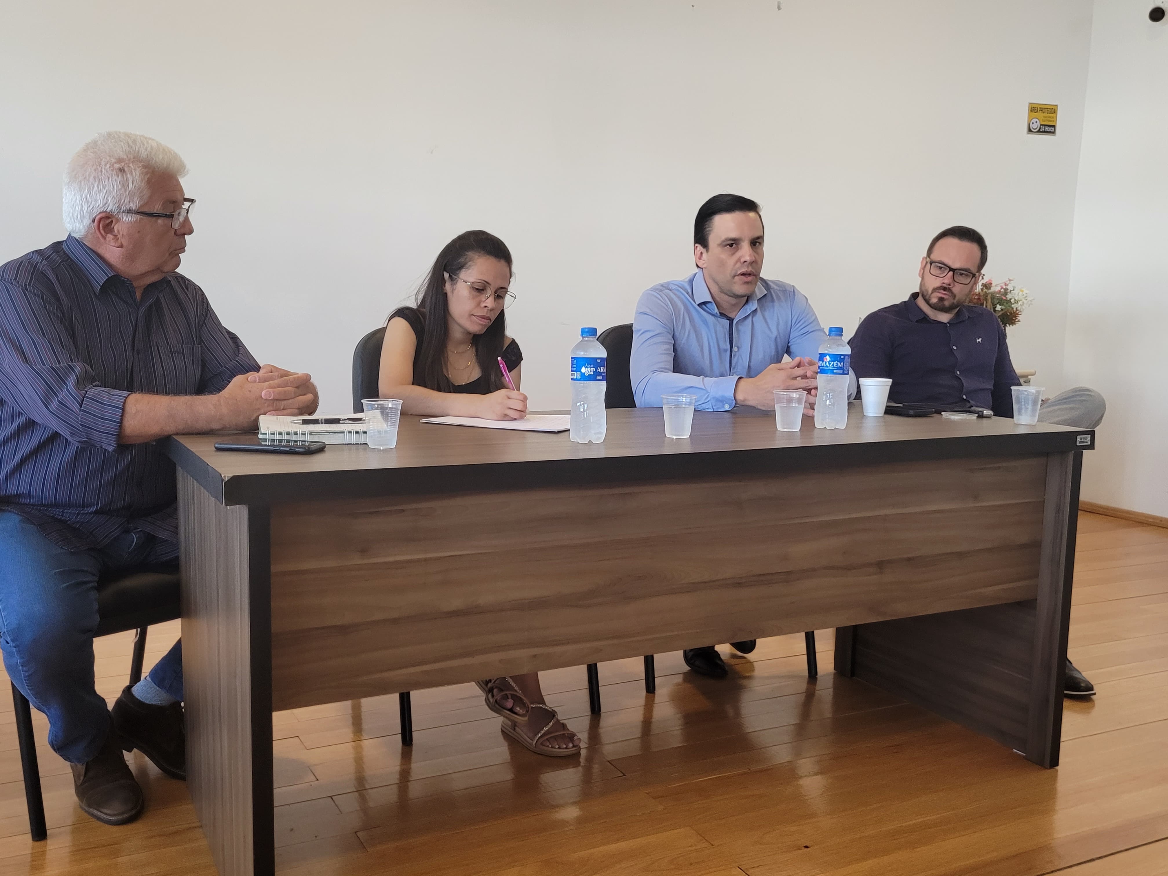 Prefeitura de Lages Prefeitura realiza reunião com cessionários do Mercado Público  