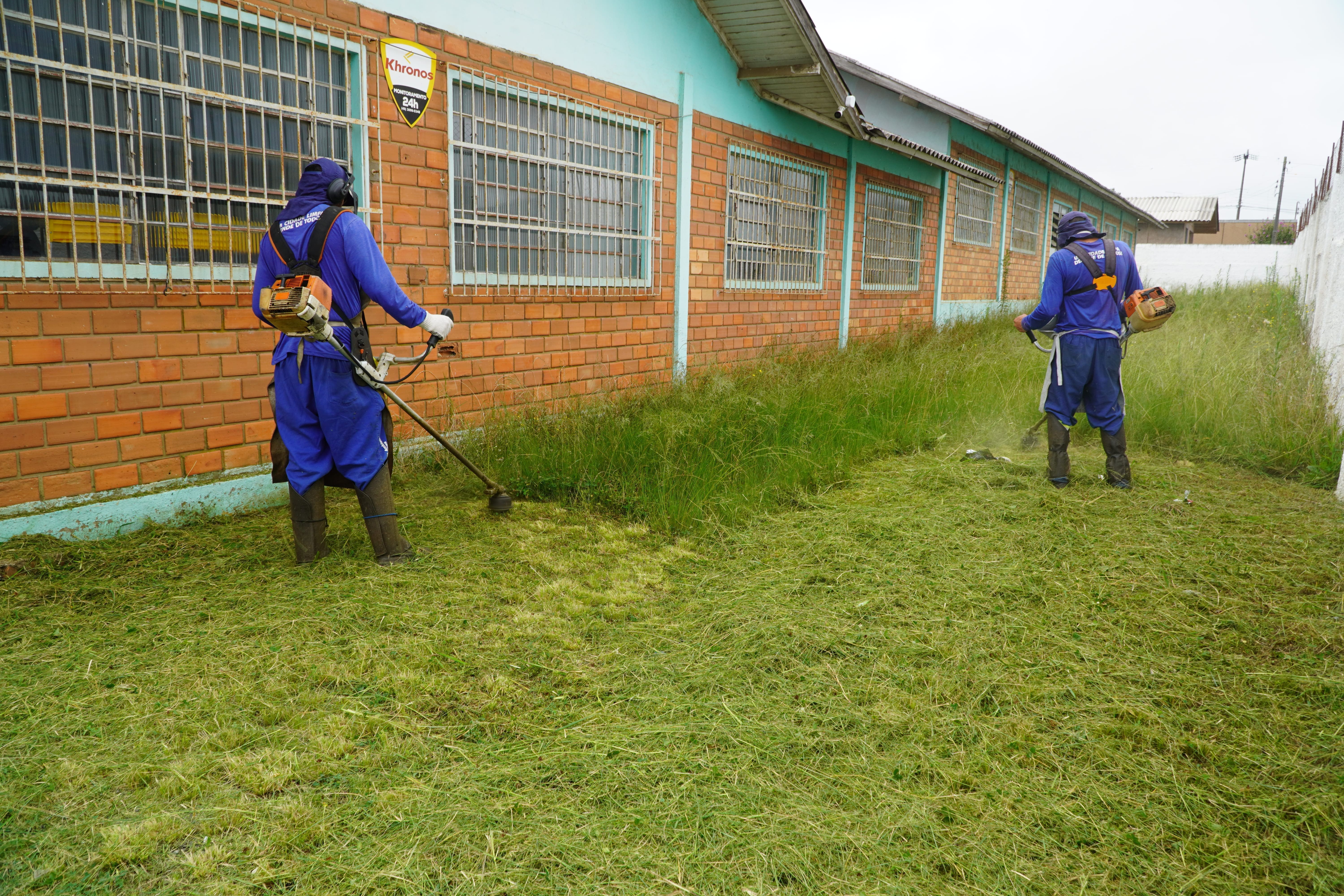 Prefeitura de Lages Prefeitura de Lages realiza roçada e limpeza em 118 unidades de ensino em tempo recorde para o início do ano letivo 