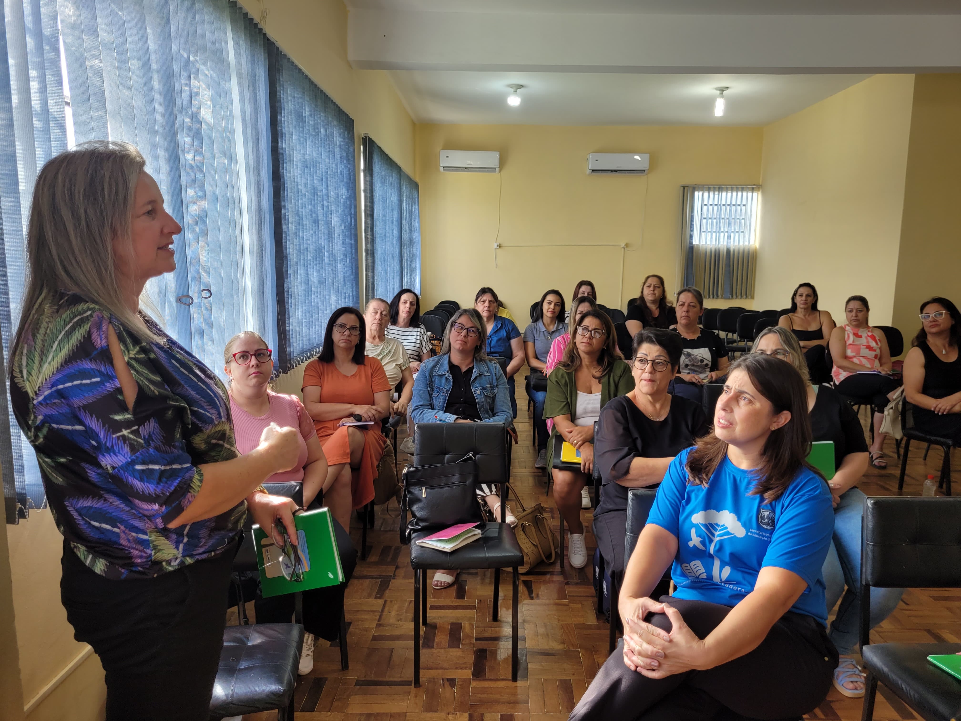 Prefeitura de Lages Secretaria Municipal da Educação realiza 1º Encontro de Formação Continuada e Permanente com Professores da Assistência Pedagógica